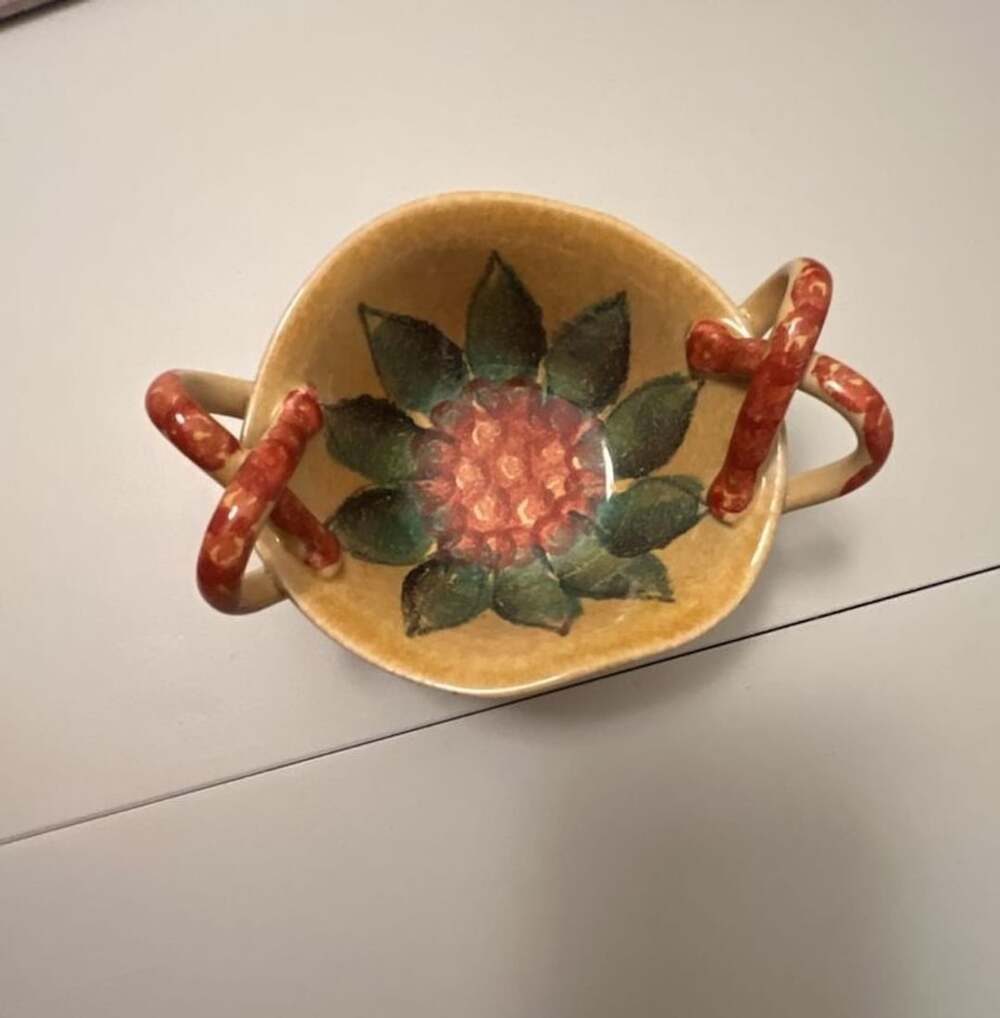 Italian Hand Painted Ceramic Double Handle Small Bowl Leaf Fruit
